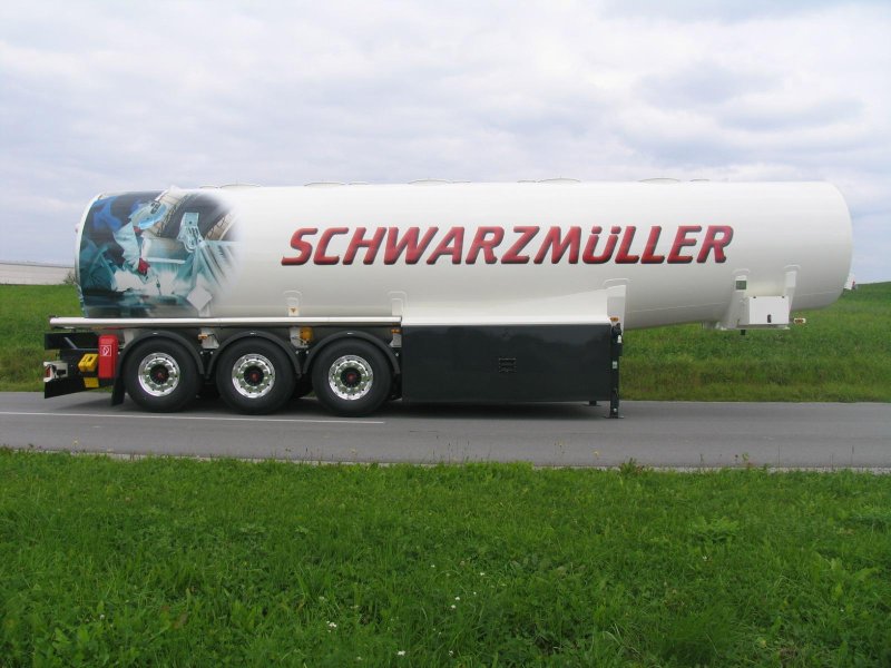 Полуприцеп Schwarzmuller цистерна