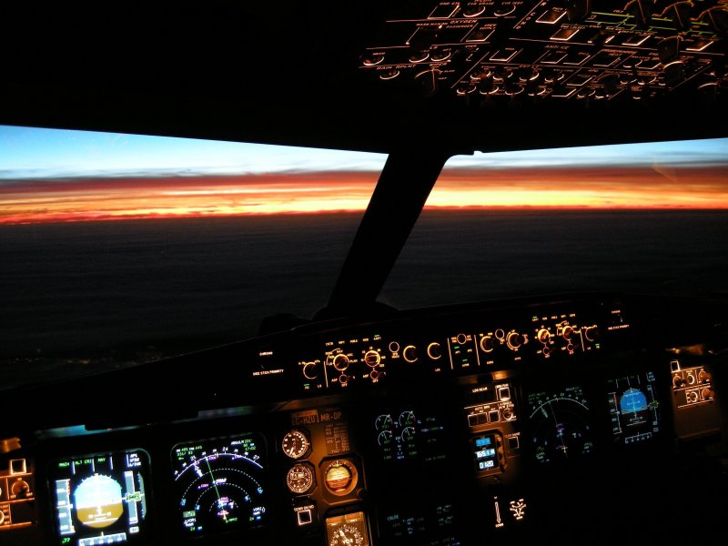 Кабина Боинг 737-800