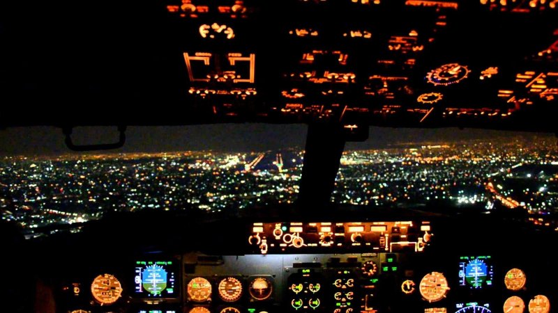 Кабина пилота Боинг 737