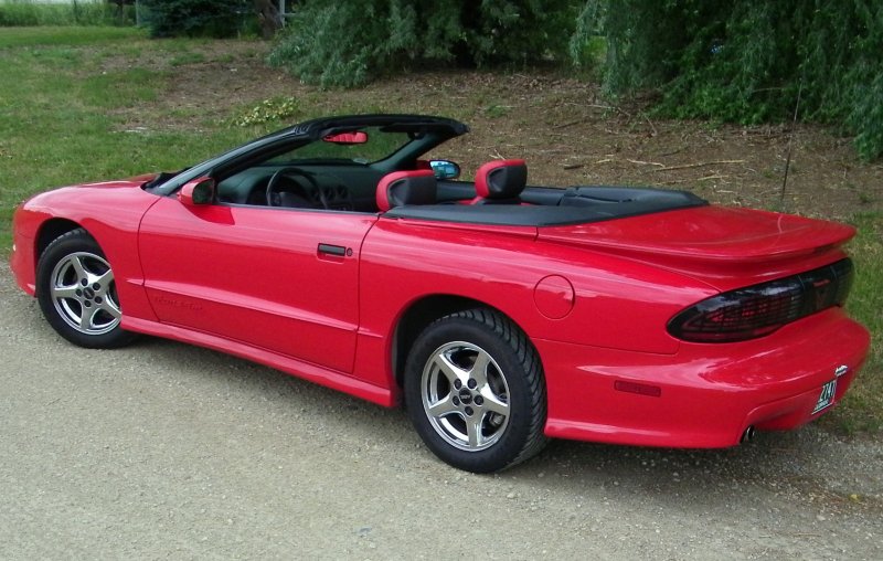 Pontiac Firebird 2000