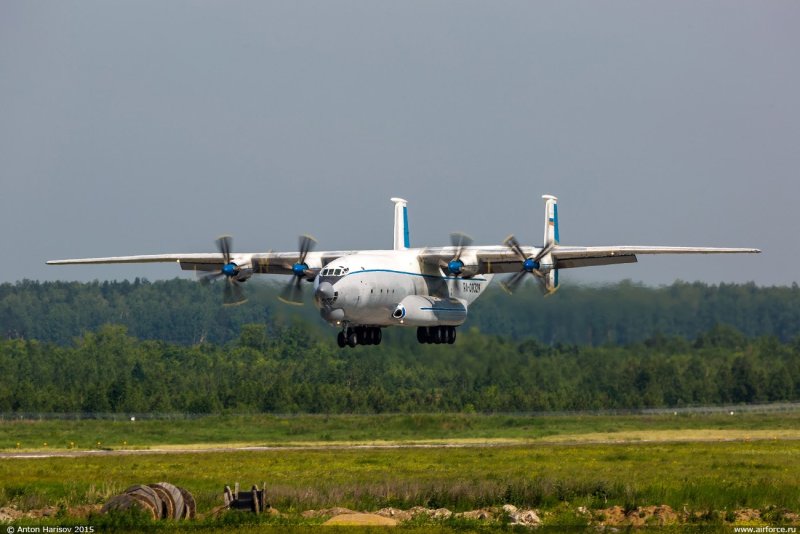 Самолет АН 22