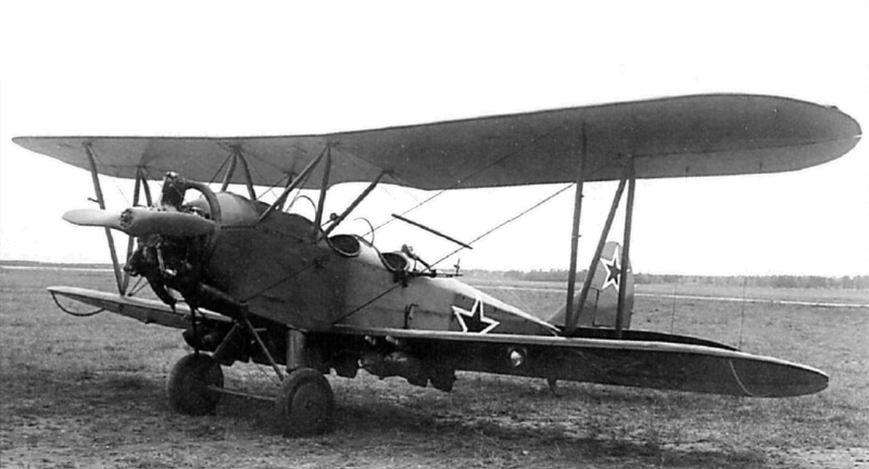 Советский ночной бомбардировщик у-2