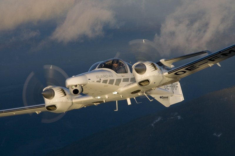 Самолёт Даймонд 42 т