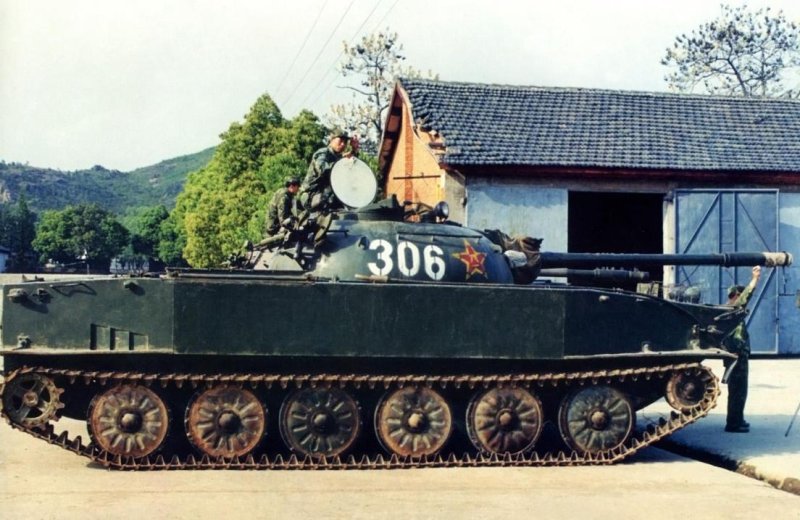 Пт-76 плавающий танк Китай
