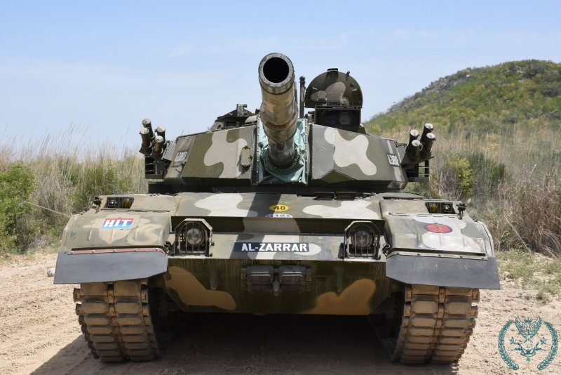 Танки MBT 2000 (al-Khalid)