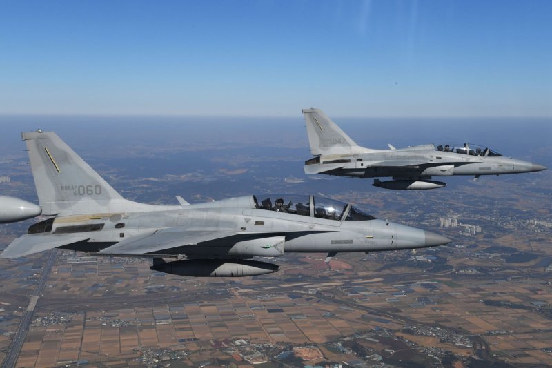 Истребителей fa-50