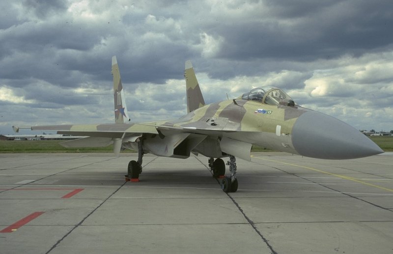 Су-37 бомбардировщик