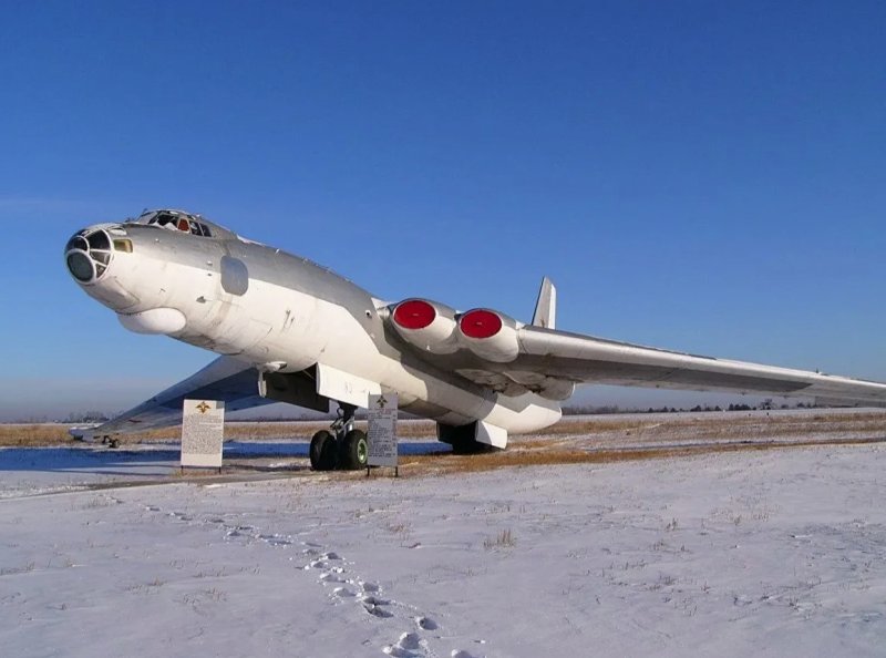 Самолет Мясищев м4