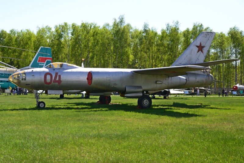 Фронтовой бомбардировщик ил-28