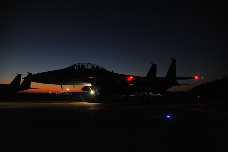 F15 Strike Eagle ночью
