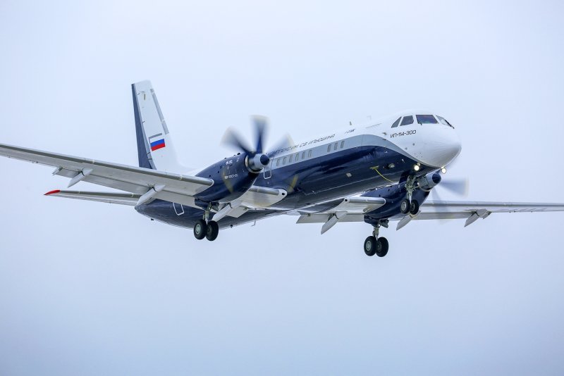 Турбовинтовой самолет ил-114