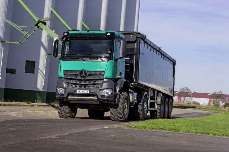 Mercedes Benz Arocs тягач