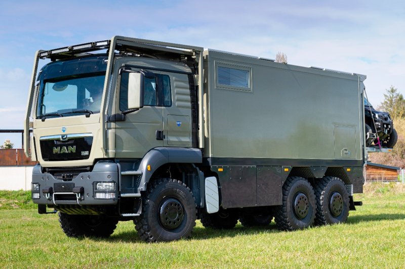 Автодом man 6x6 unicat,