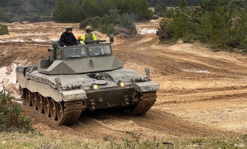Challenger 2 танк