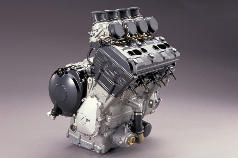Yamaha r1 engine