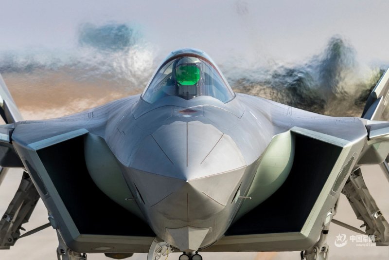 J-20 истребитель пятого поколения
