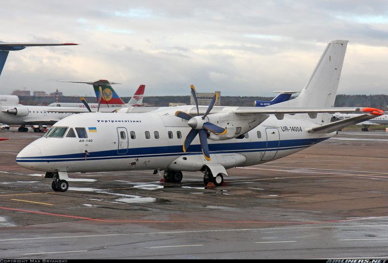 Турбовинтовой самолет АН-140