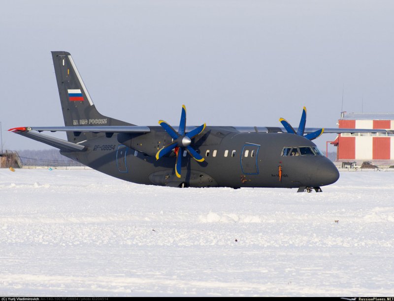 АН 140 самолет