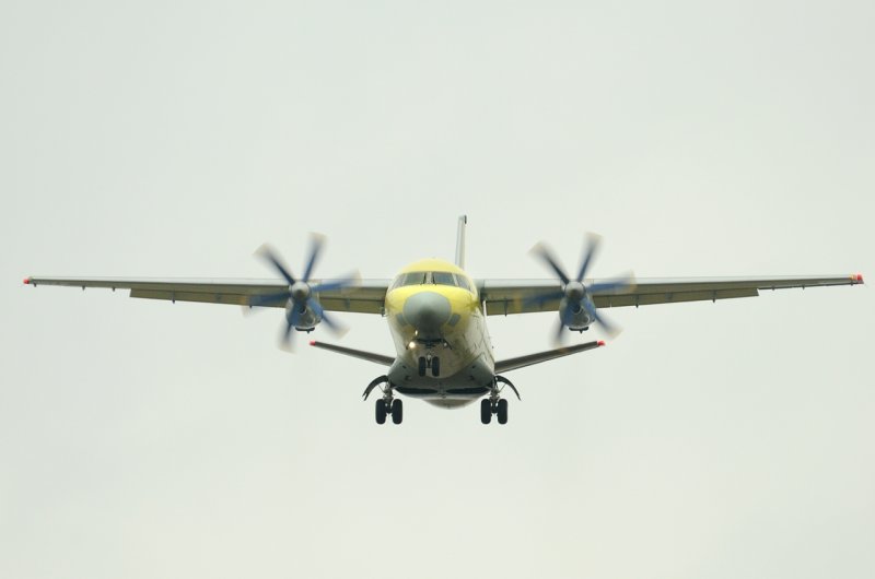 Самолёт АН 140 100