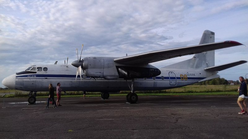 Самолет АН 24 Полярные авиалинии