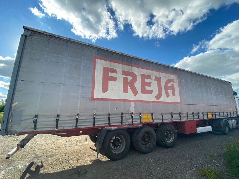 Полуприцеп в аэропорту