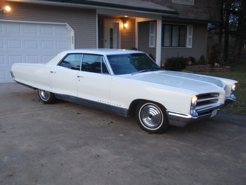 Pontiac Bonneville 1968 sedan