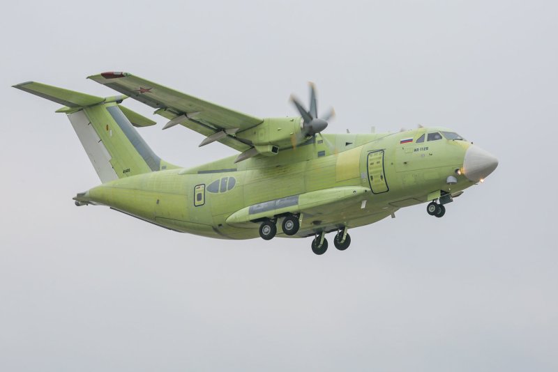Новый военно-транспортный самолет ил-112в