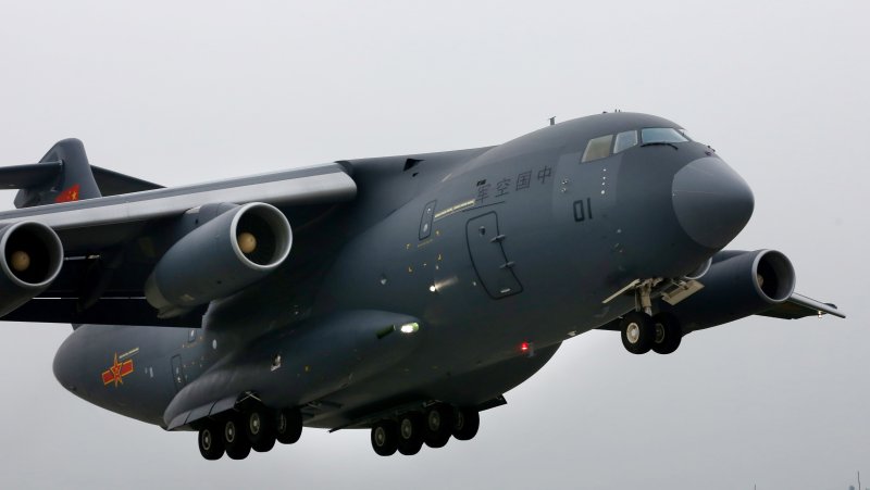 Y-20 военно-транспортный самолёт