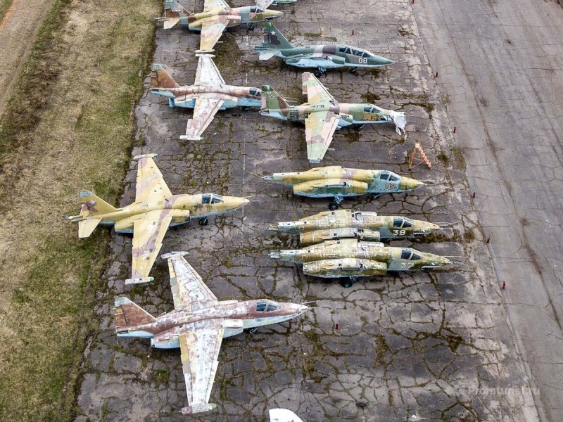 Самолет боевой Су 25