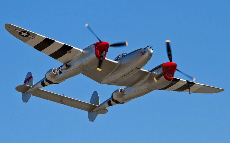 Самолёт p-38 Lightning