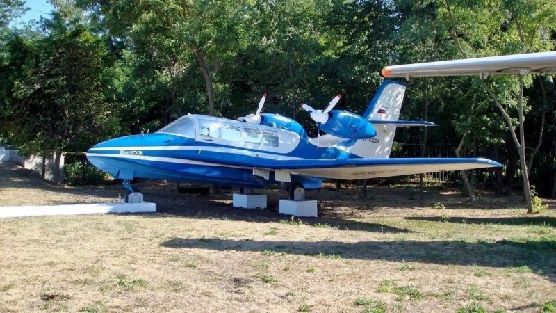 Таганрог памятник самолету-амфибии бе-103