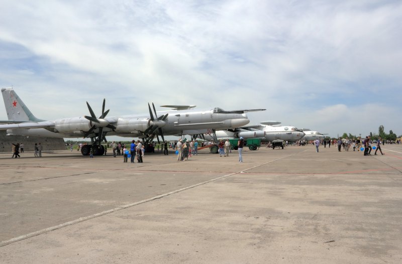 Самолёт Таганрог ту-95