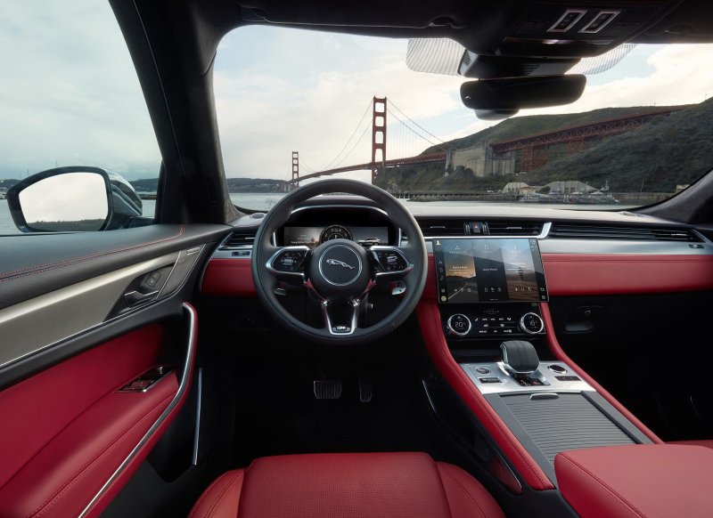 Jaguar f-Pace 2021 салон