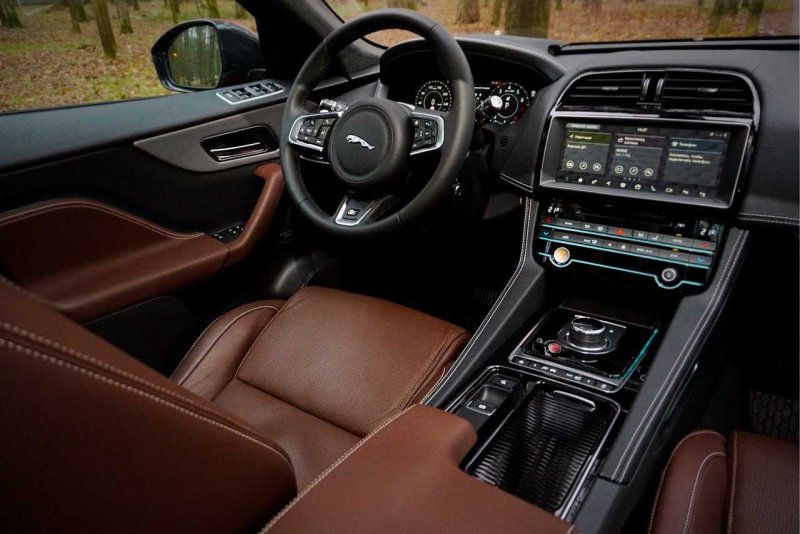 Ягуар f Pace 2021 Рестайлинг