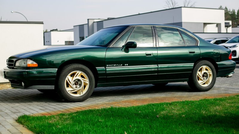Pontiac Bonneville 1992 салон