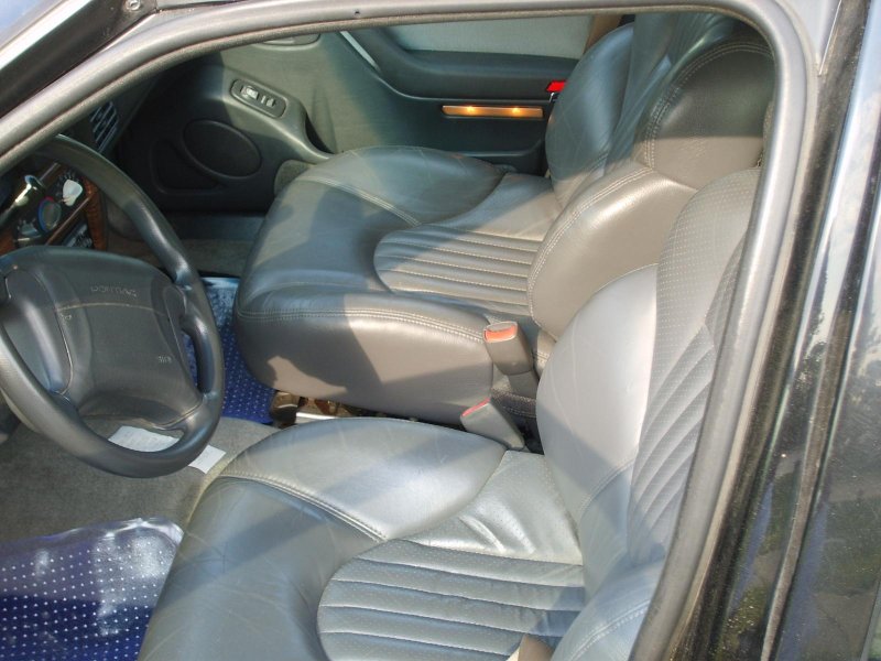 Pontiac Bonneville 1993 Interior