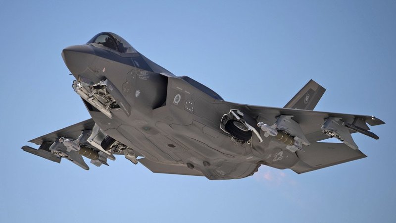 Истребитель f-35 ВВС США