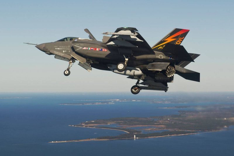Истребитель f-35b Lightning II