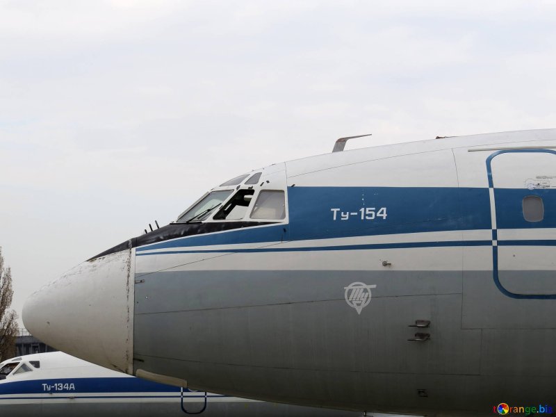 Дверь ту 154