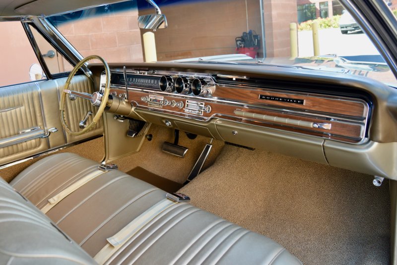 Pontiac Bonneville 1966 салон