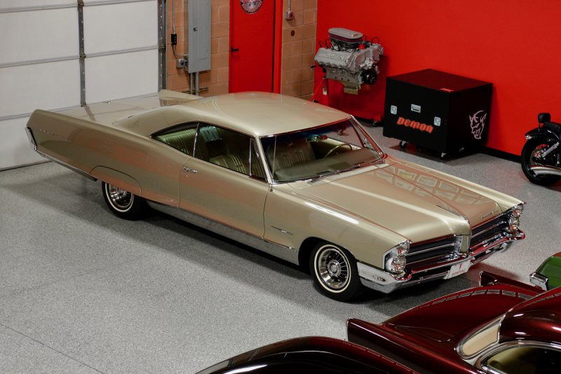 1965 Pontiac Bonneville Sport Coupe