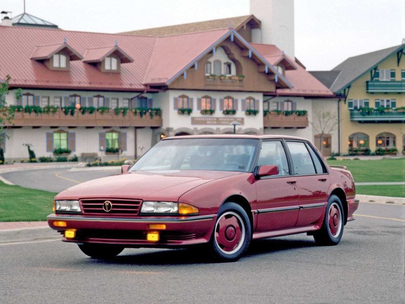 Pontiac Bonneville 8 поколение