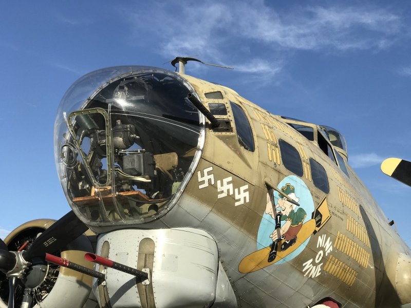 B17 самолет бомбардировщик