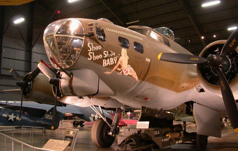 Boeing b-17 Flying Fortress самолет