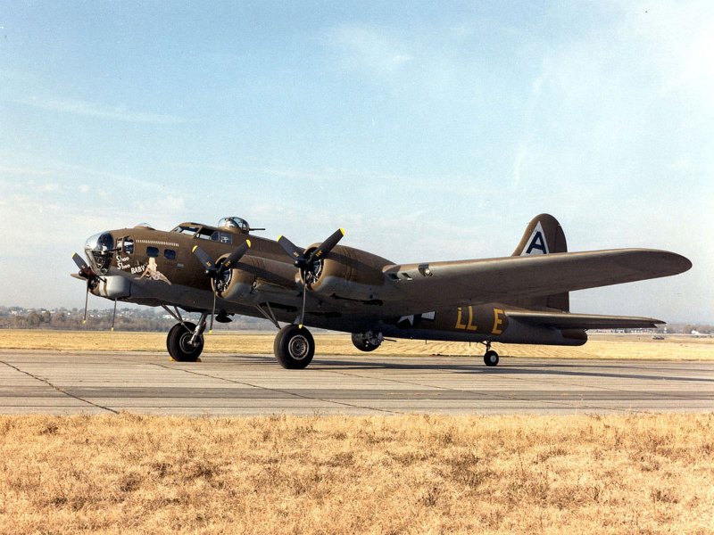 Б-17 бомбардировщик