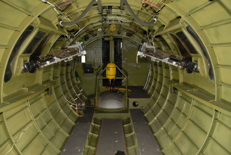 B 17 бомбардировщик кабина
