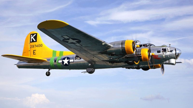 Бомбардировщик b-17 летающая крепость