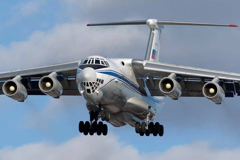 Военный грузовой самолет ил 76