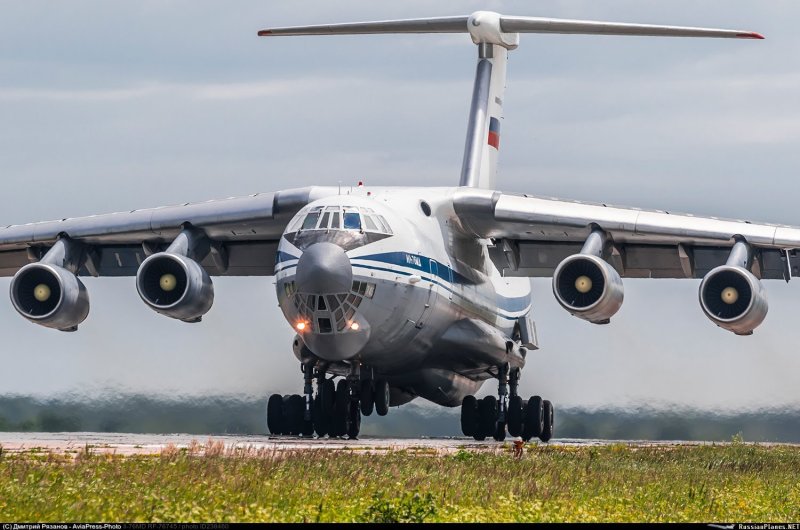 Ил-76 военно-транспортный самолёт