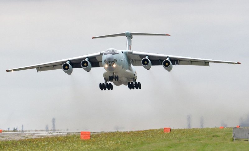 Ил-76 военно-транспортный самолёт для тушения пожаров